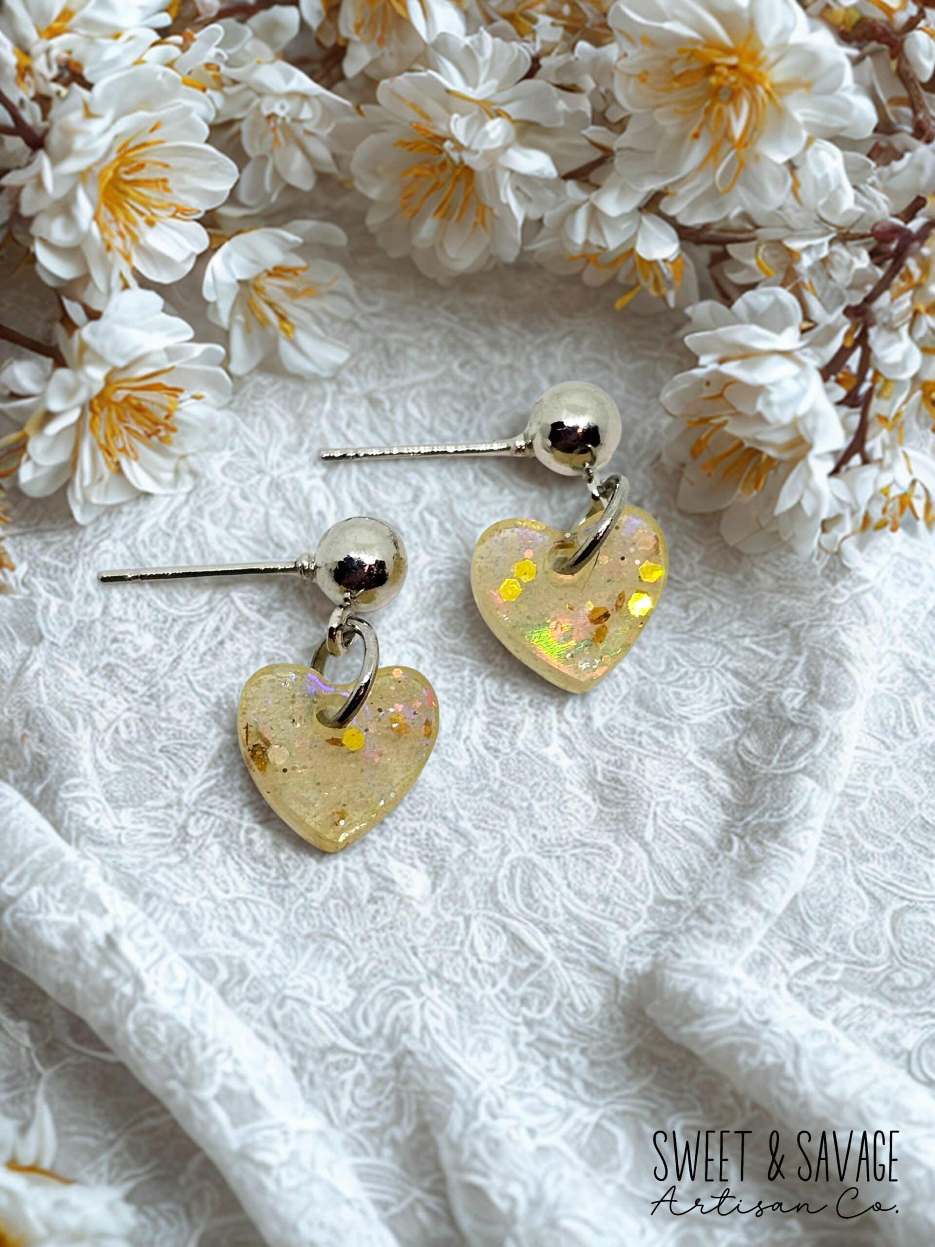 Golden Stardust Heart Dangle Earrings – Champagne Gold Glitter