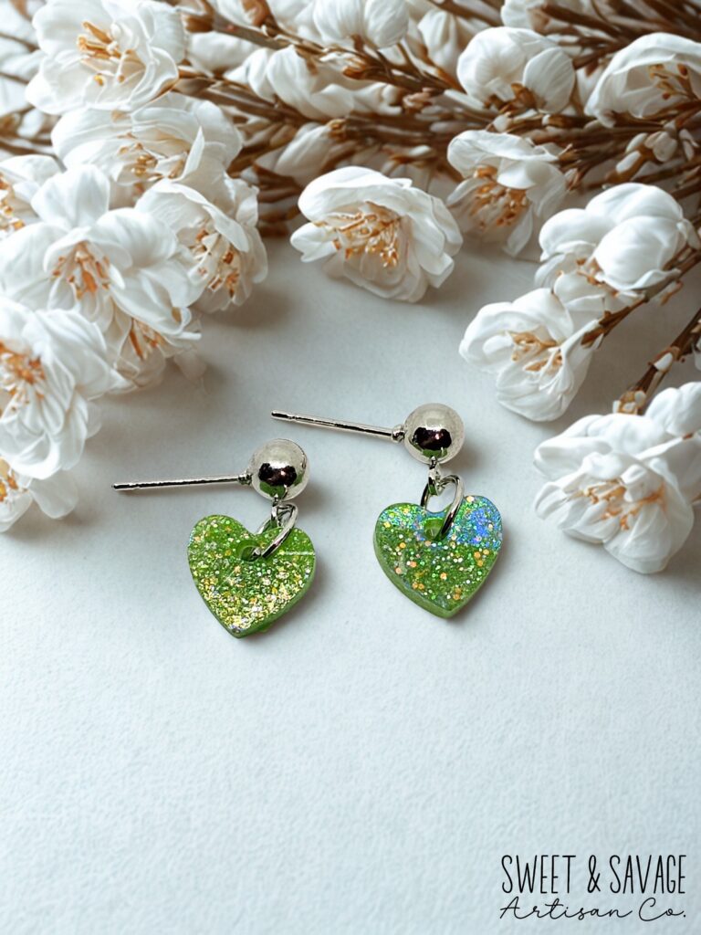 Lime Stardust Heart Dangle Earrings – Green Iridescent Glitter